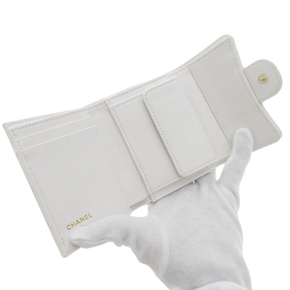 CHANEL White Caviar Leather Logo Wallet - Picture 5 of 6